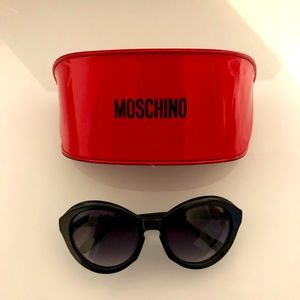 *BNWOT* Moschino Black Retro Round Sunglasses